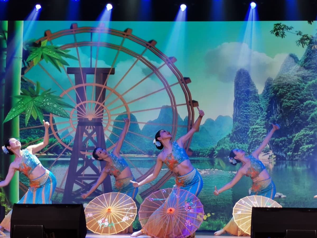 River Hong Bao: Best Live Performance Award