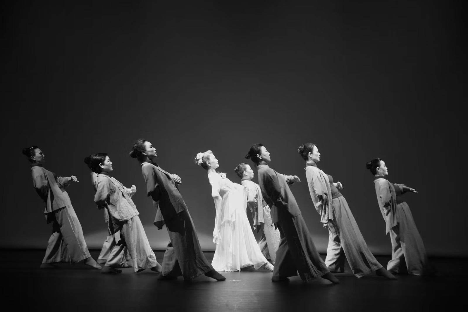 YUE Dance Studio performance